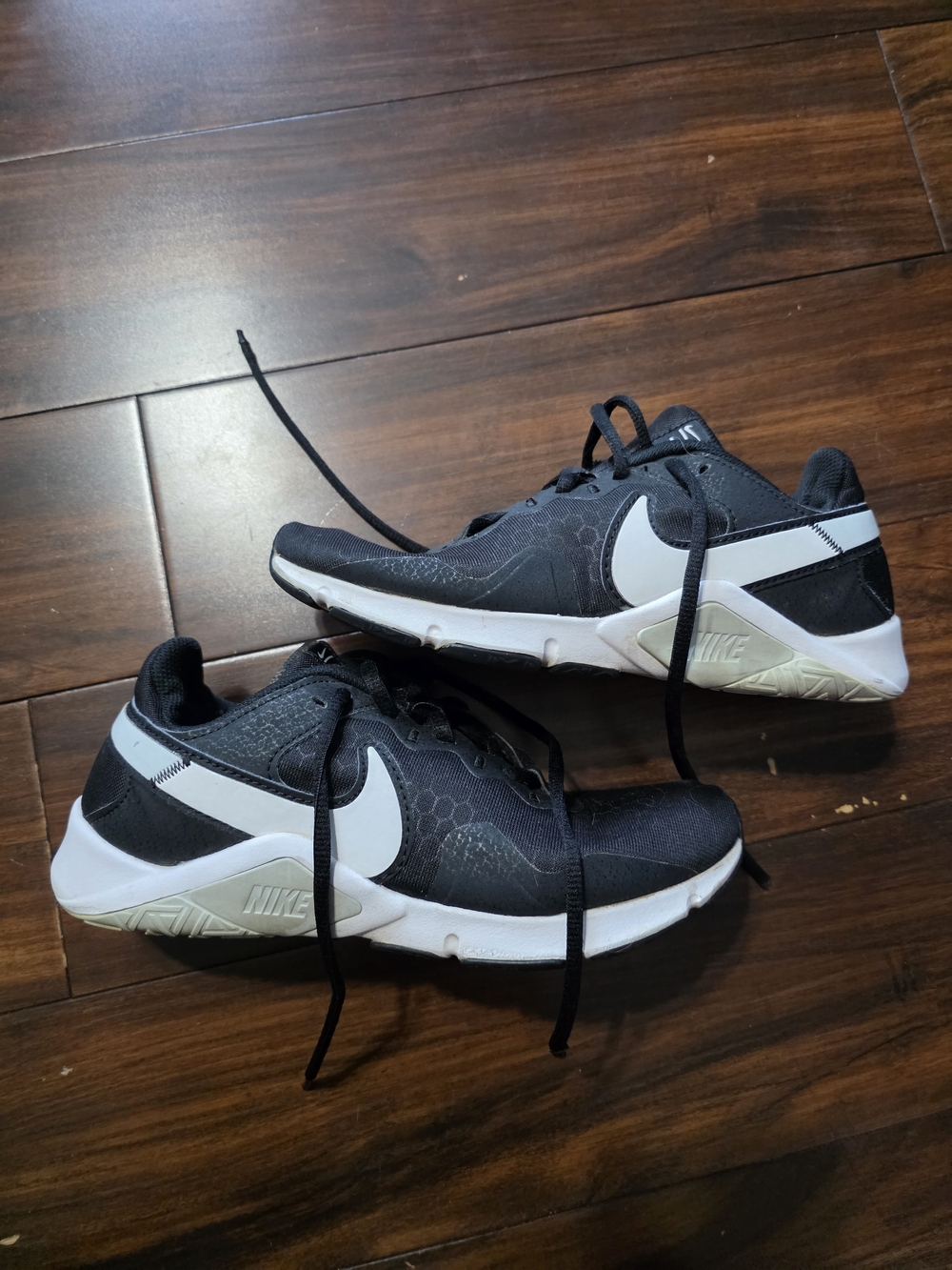 Nike Black and White Women's Athletic Sneakers